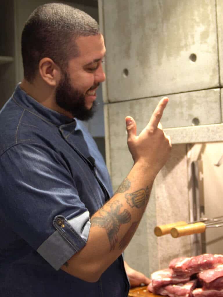 Churrasco dentro do apartamento e sem fumaça: convidamos o BBQ em Casa para provar que é possível!