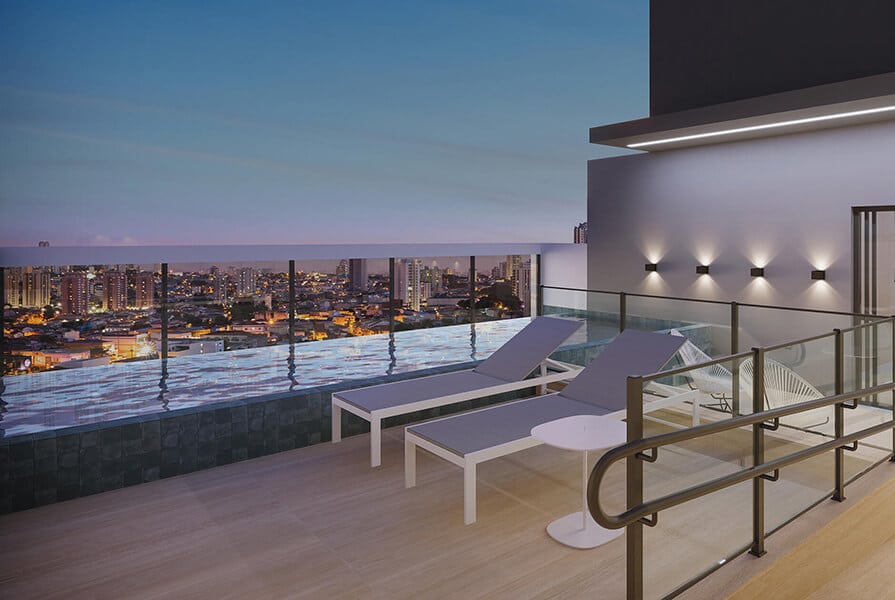 rooftop com piscina e espreguiçadeiras