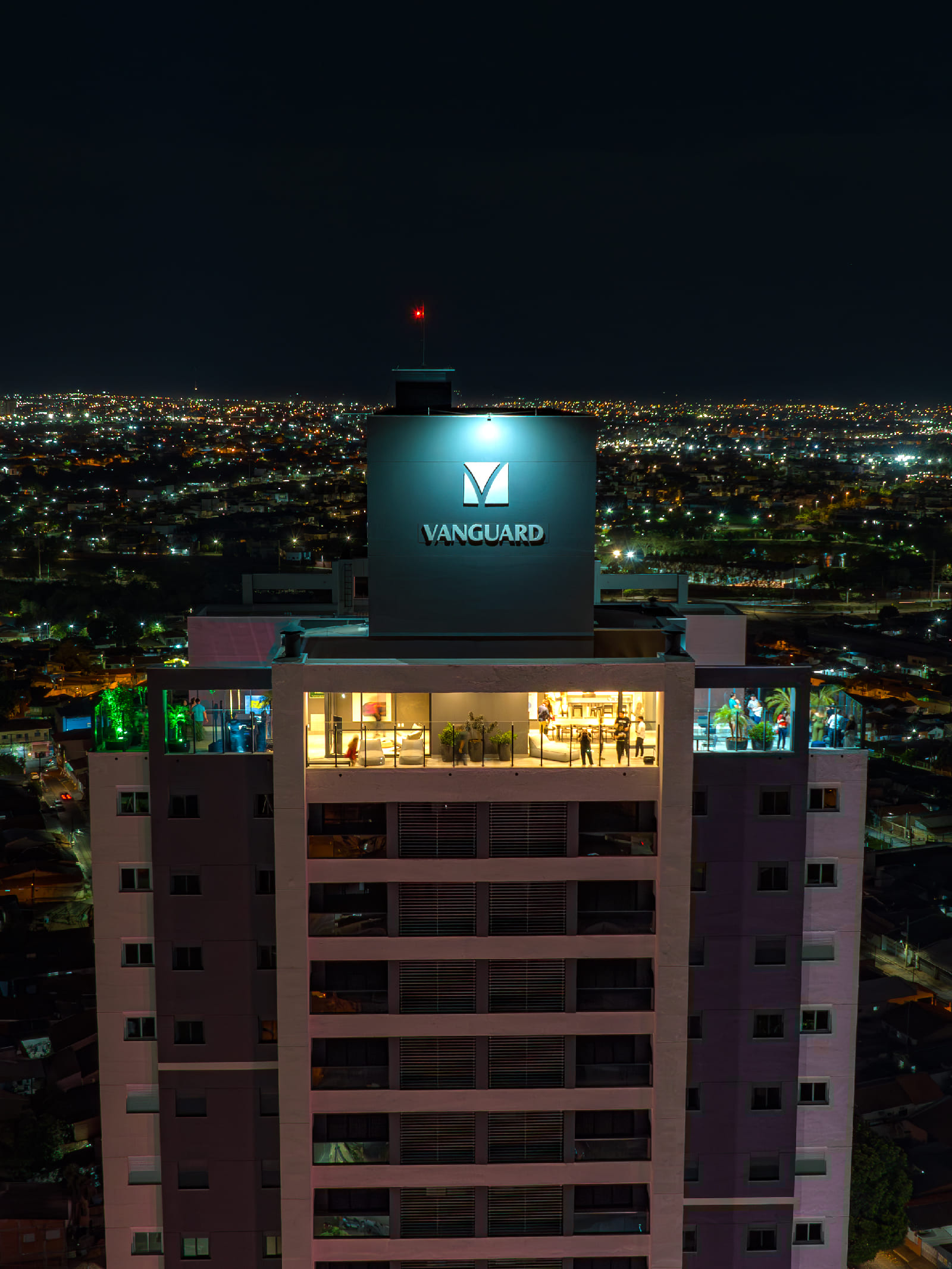 VANGUARD CUIABÁ ENTREGA URBANIT, EMPREENDIMENTO COM CHEF’S TABLE E BEACH TENNIS