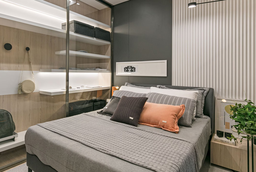 Quarto moderno com cama e decoração minimalista