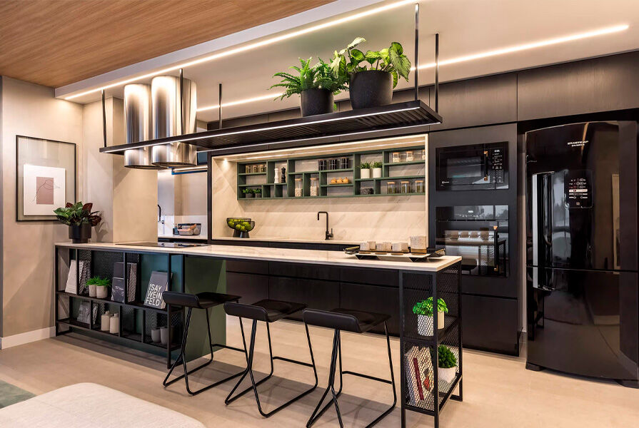 Cozinha moderna com balcão e plantas decorativas