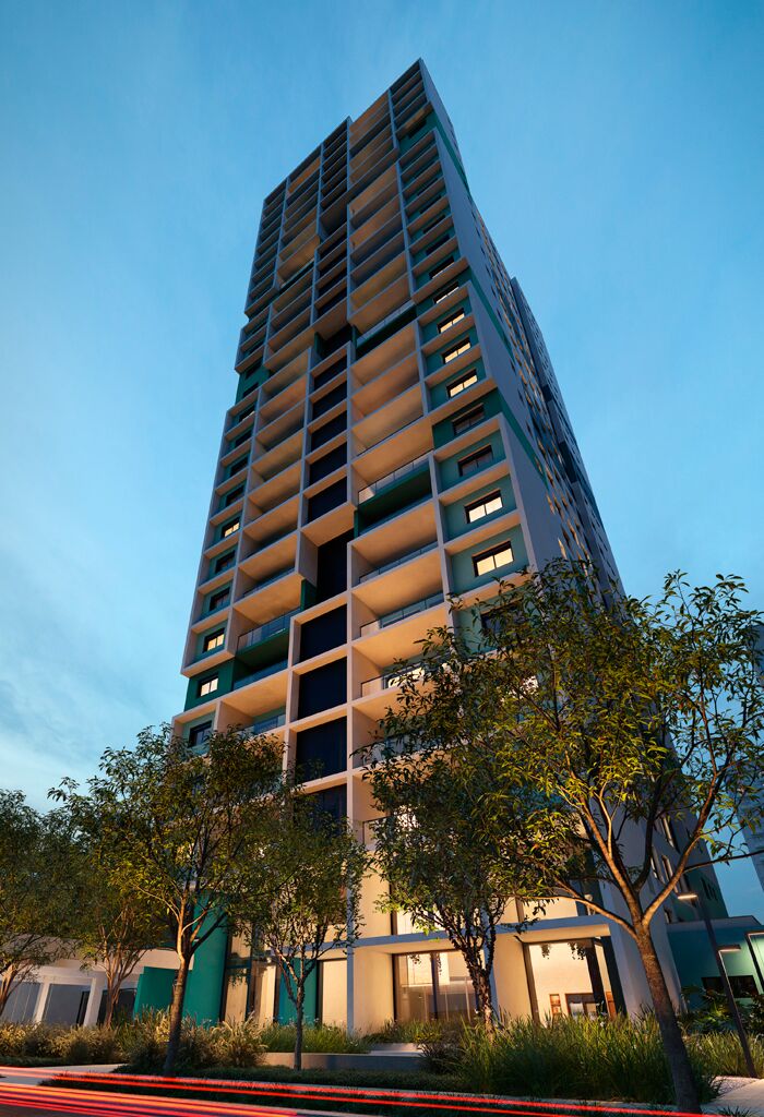 Edifício moderno em céu azul ao entardecer